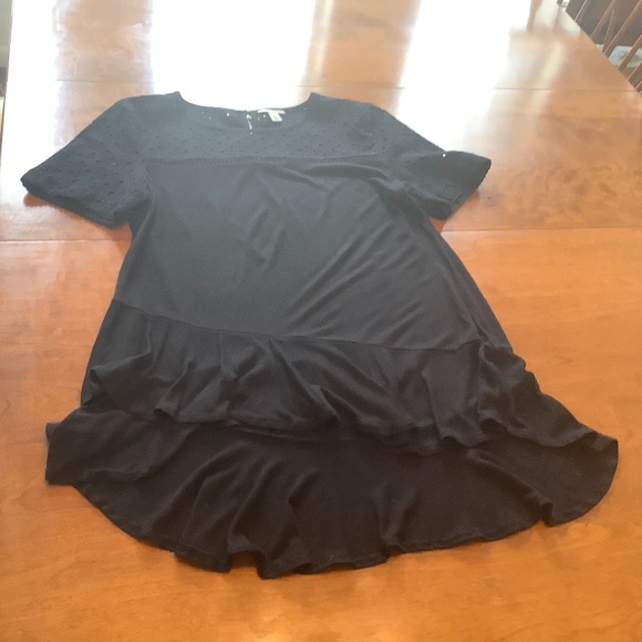 Black short sleeve shirt - Picture 1 of 3